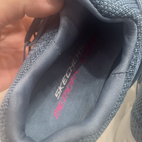 Skechers memory foam sneakers - Picture 7 of 9